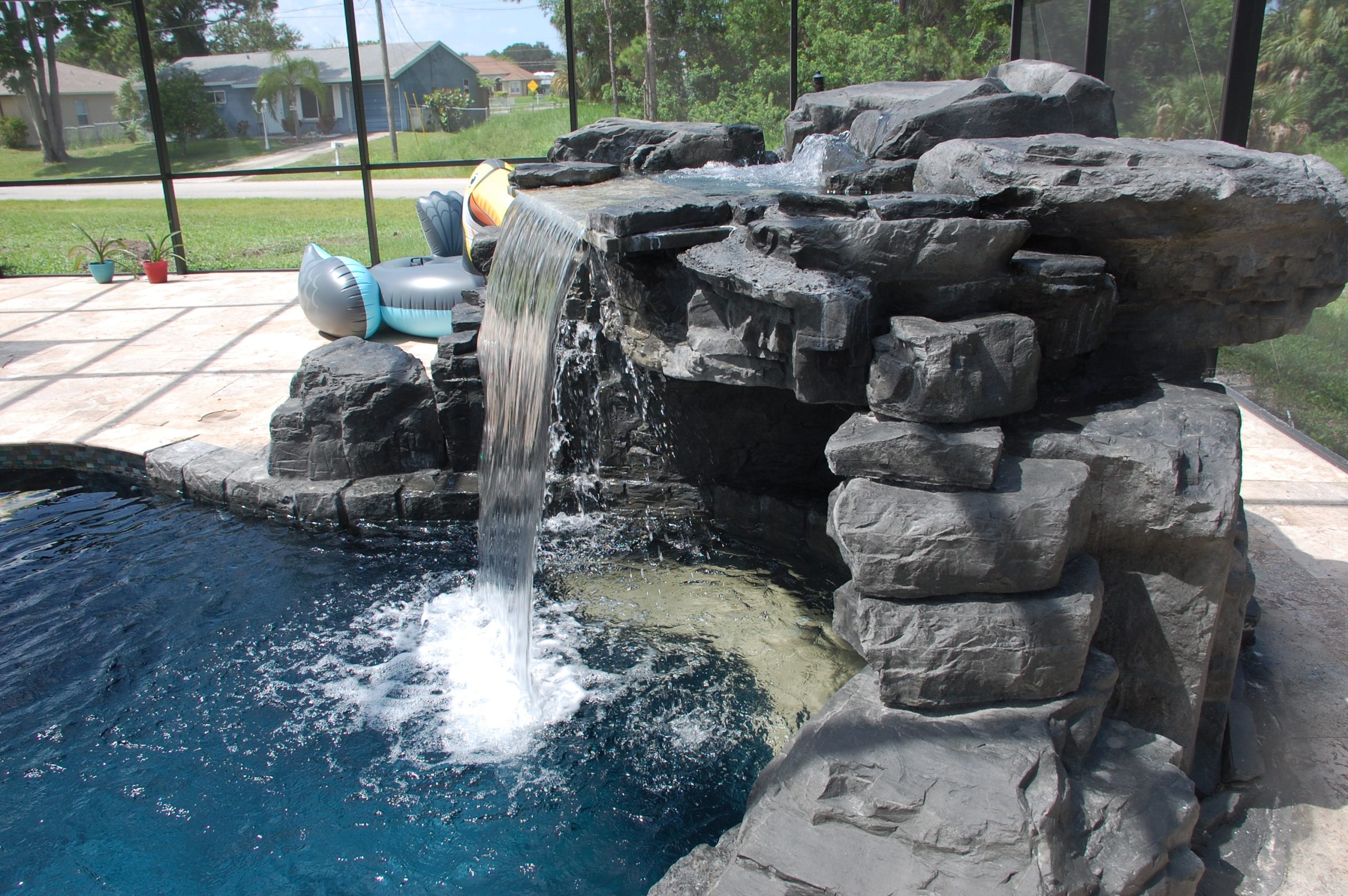 Swimming pool